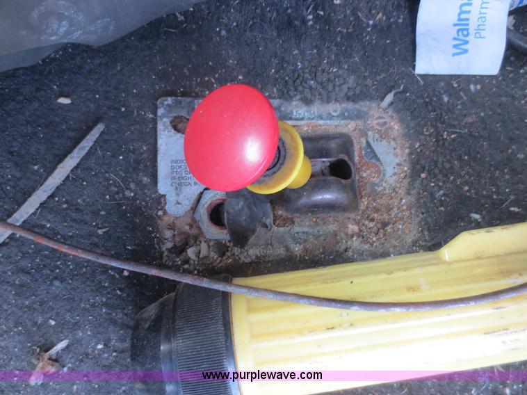 image for item D2116 1993 Mack CH613 semi truck