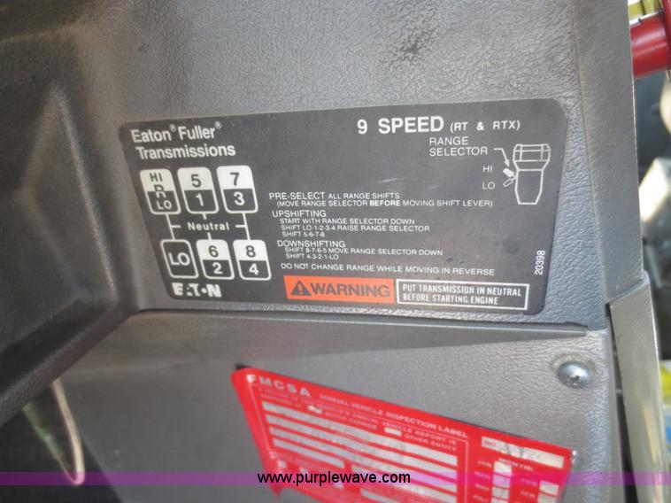 image for item D2116 1993 Mack CH613 semi truck