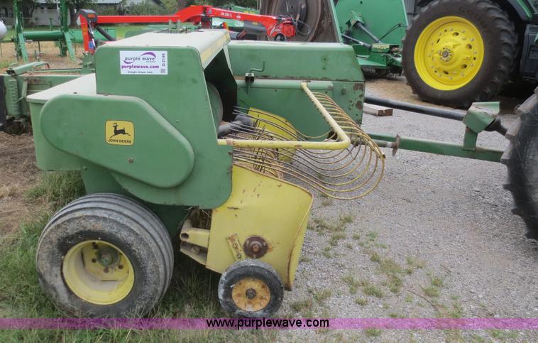 image for item D2149 John Deere 346 square baler