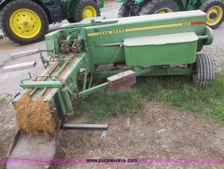image for item D2149 John Deere 346 square baler