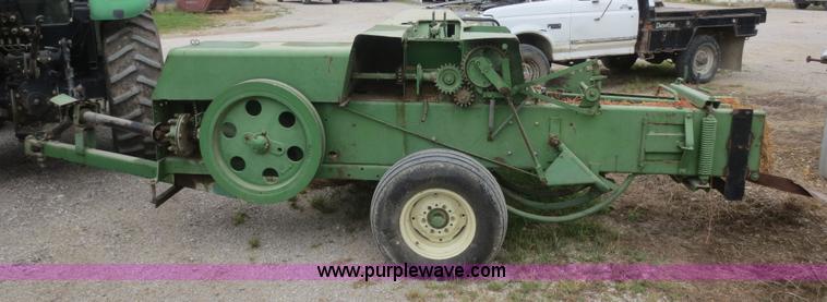 image for item D2149 John Deere 346 square baler