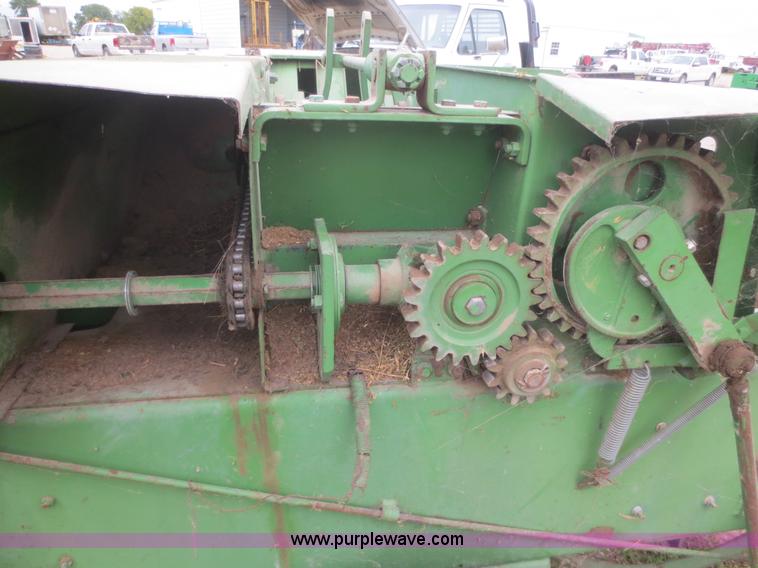 image for item D2149 John Deere 346 square baler