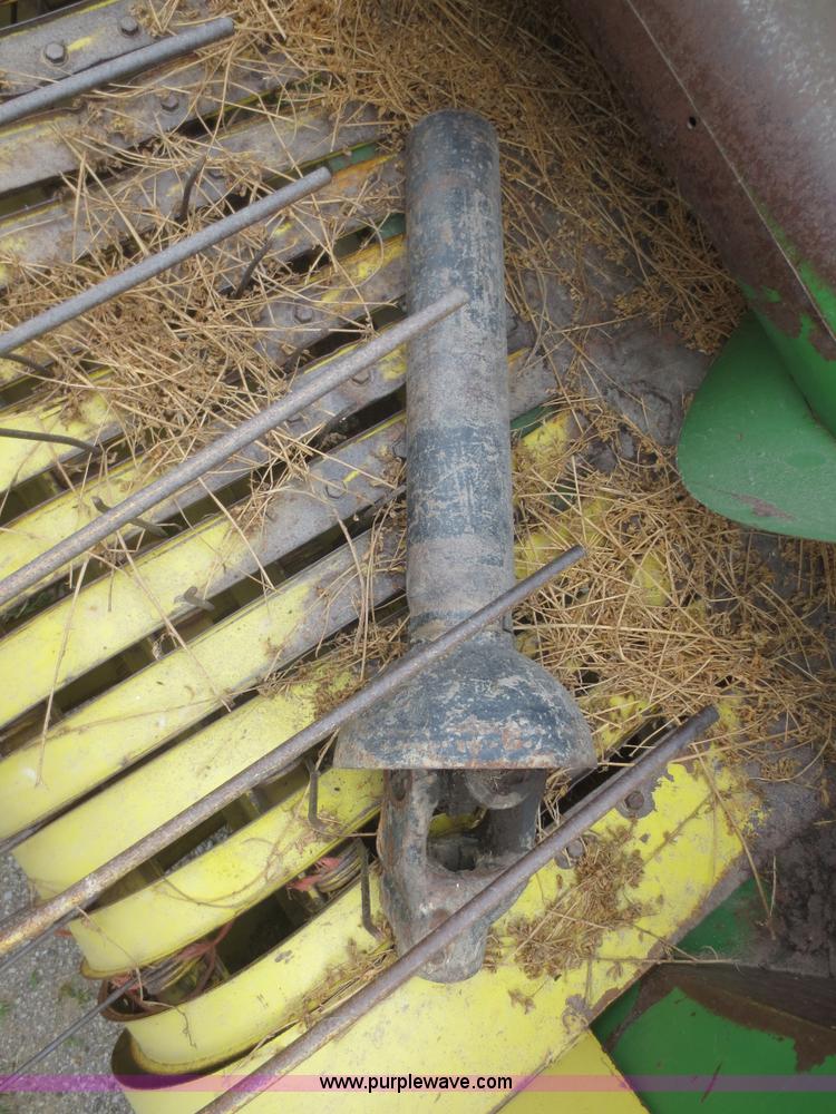 image for item D2149 John Deere 346 square baler