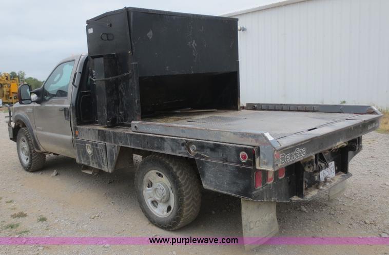 image for item D2150 2005 Ford F350 Super Duty XLT flatbed pickup truck