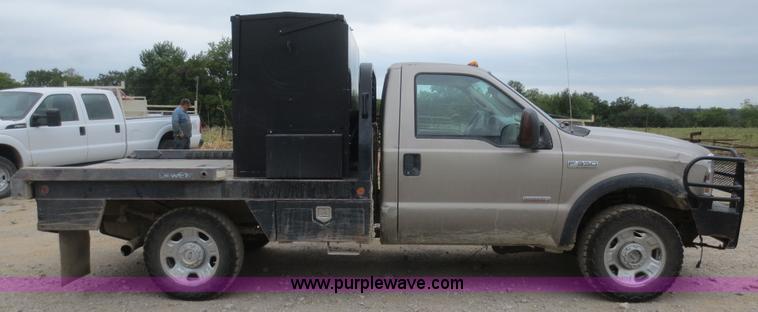 image for item D2150 2005 Ford F350 Super Duty XLT flatbed pickup truck