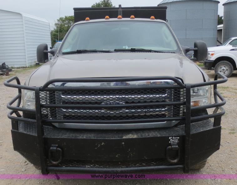 image for item D2150 2005 Ford F350 Super Duty XLT flatbed pickup truck