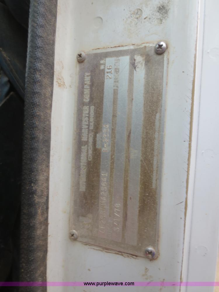 image for item D2151 1978 International F2554 truck cab and chassis