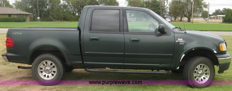 image for item E7891 2003 Ford F150 SuperCrew pickup truck