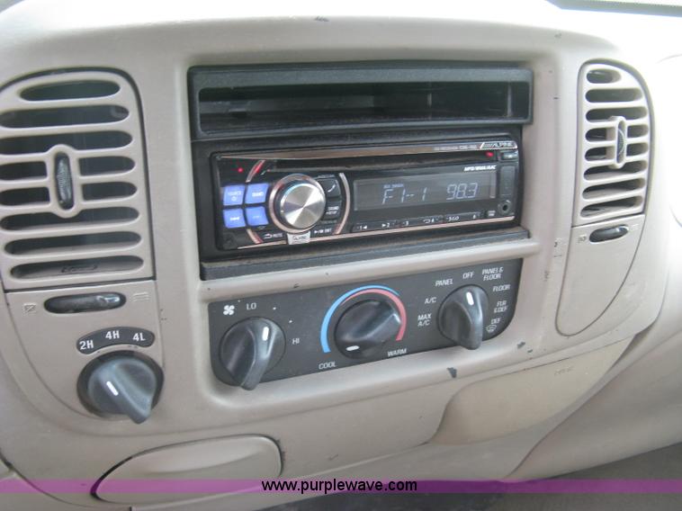 image for item E7891 2003 Ford F150 SuperCrew pickup truck