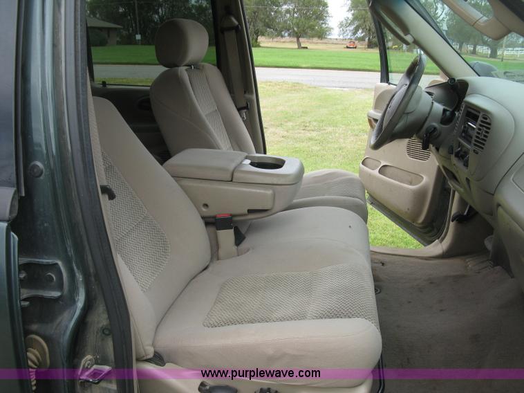 image for item E7891 2003 Ford F150 SuperCrew pickup truck