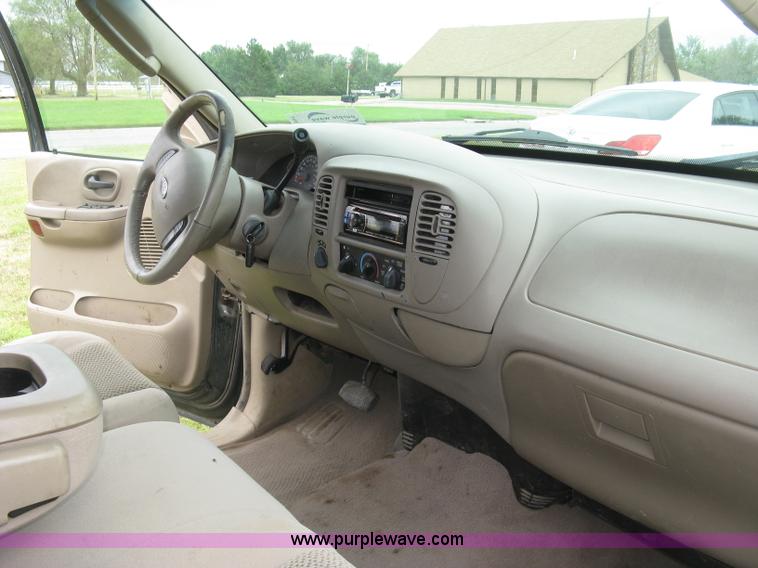 image for item E7891 2003 Ford F150 SuperCrew pickup truck