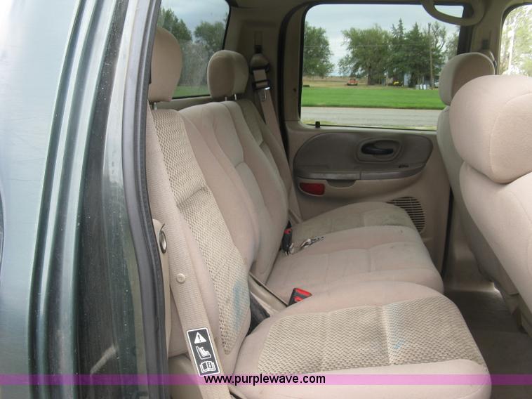 image for item E7891 2003 Ford F150 SuperCrew pickup truck