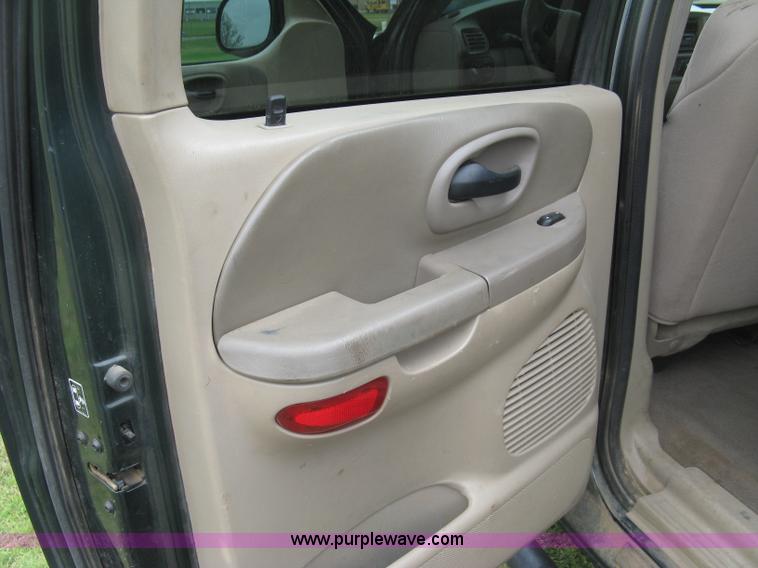 image for item E7891 2003 Ford F150 SuperCrew pickup truck