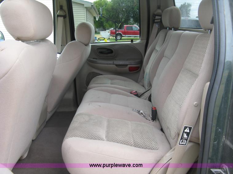 image for item E7891 2003 Ford F150 SuperCrew pickup truck