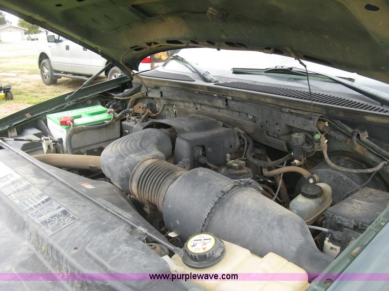 image for item E7891 2003 Ford F150 SuperCrew pickup truck