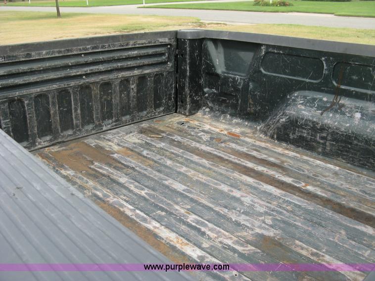 image for item E7891 2003 Ford F150 SuperCrew pickup truck