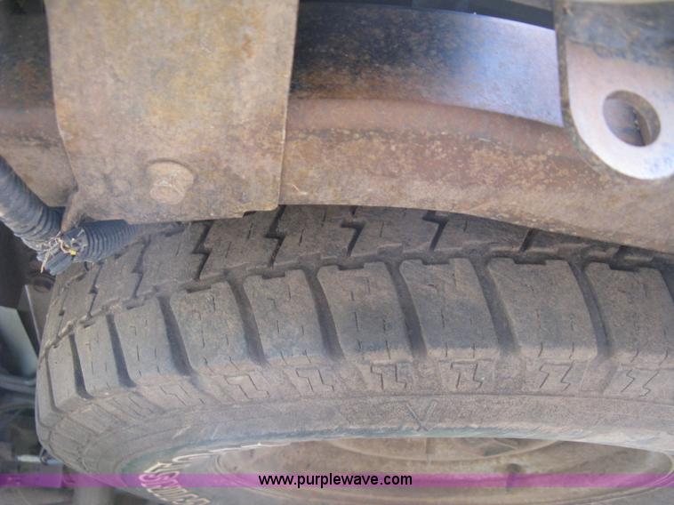 image for item E7891 2003 Ford F150 SuperCrew pickup truck