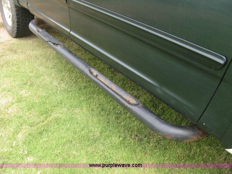 image for item E7891 2003 Ford F150 SuperCrew pickup truck