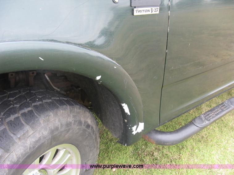 image for item E7891 2003 Ford F150 SuperCrew pickup truck