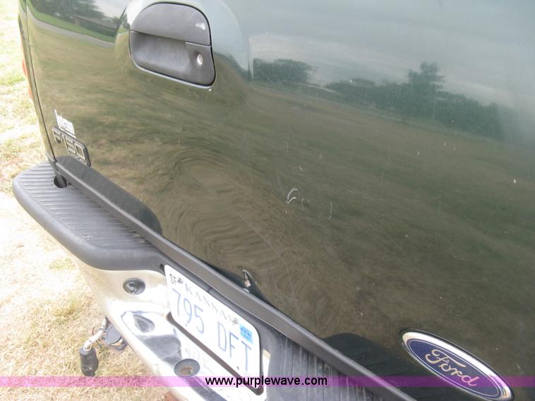 image for item E7891 2003 Ford F150 SuperCrew pickup truck