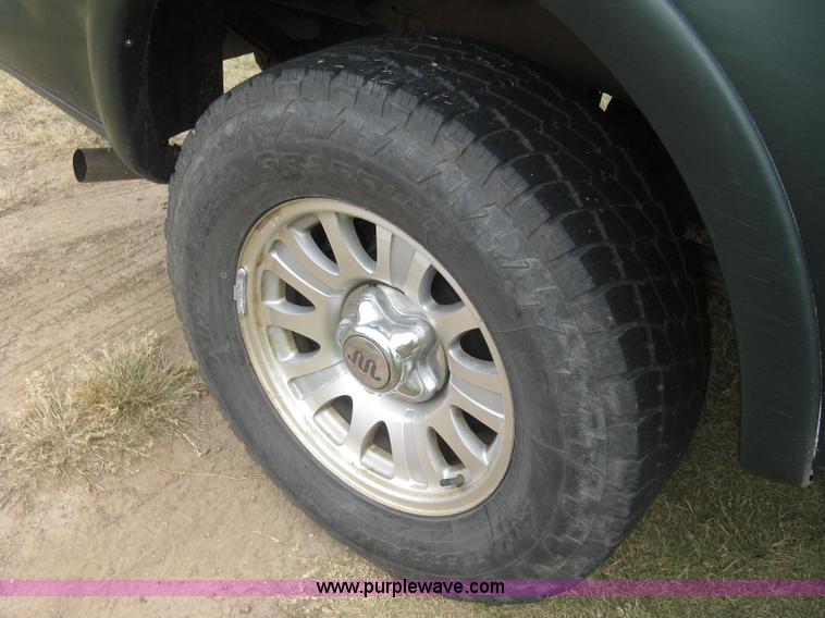 image for item E7891 2003 Ford F150 SuperCrew pickup truck