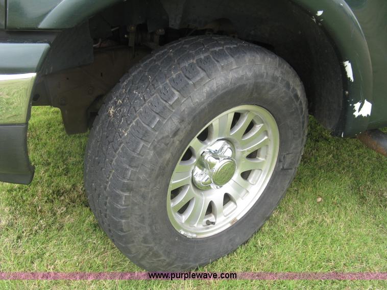 image for item E7891 2003 Ford F150 SuperCrew pickup truck