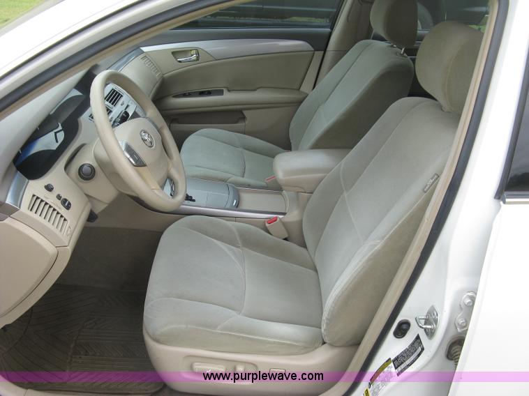 image for item E7892 2005 Toyota Avalon XL