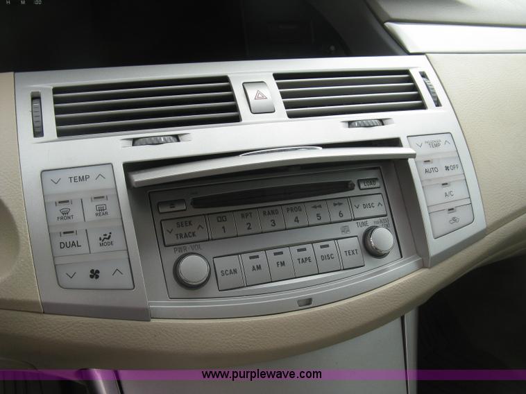 image for item E7892 2005 Toyota Avalon XL