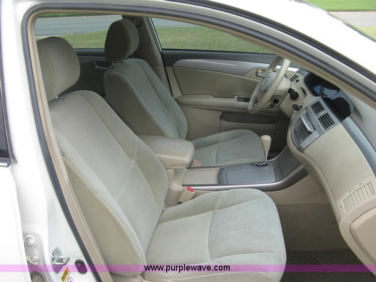 image for item E7892 2005 Toyota Avalon XL