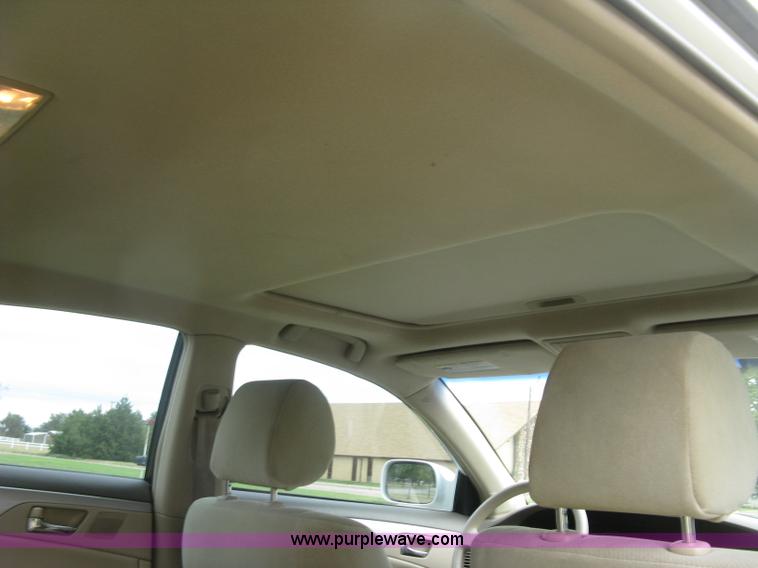 image for item E7892 2005 Toyota Avalon XL