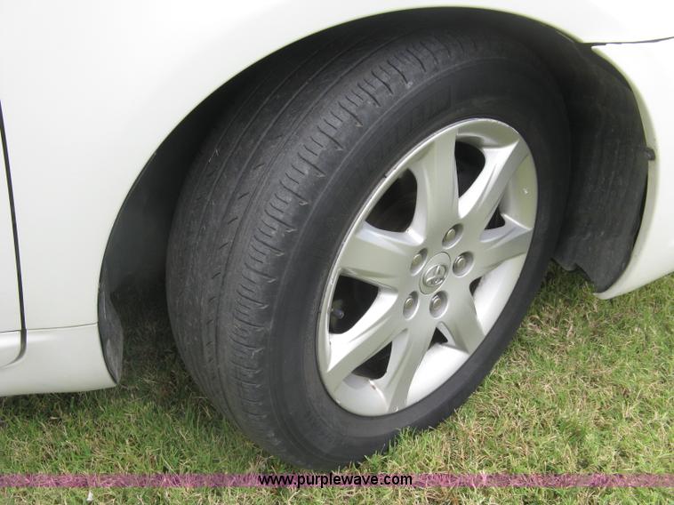 image for item E7892 2005 Toyota Avalon XL