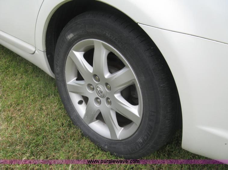 image for item E7892 2005 Toyota Avalon XL