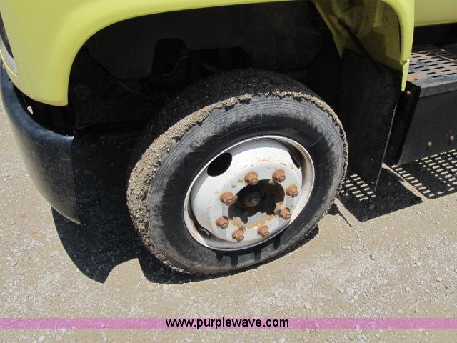 image for item F4940 1992 GMC TopKick box truck