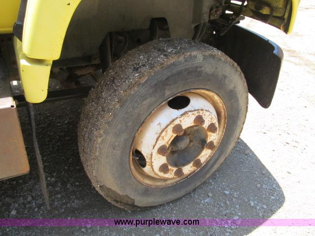 image for item F4940 1992 GMC TopKick box truck