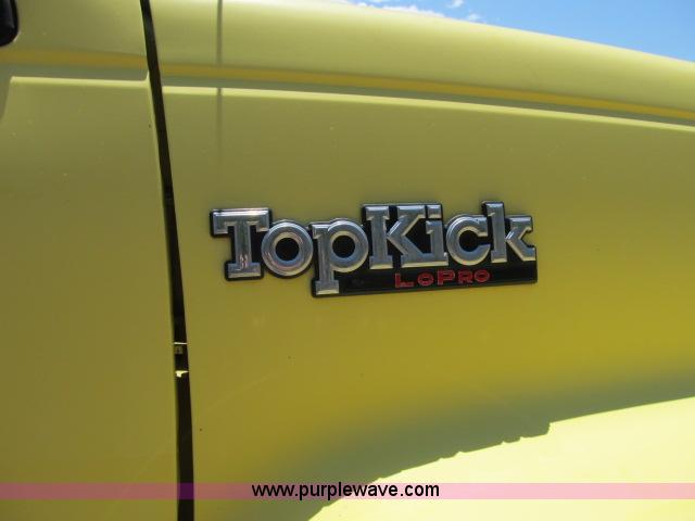 image for item F4940 1992 GMC TopKick box truck