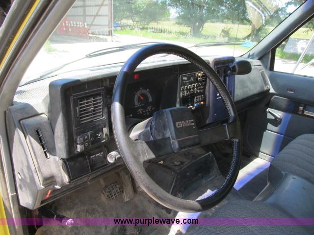 image for item F4940 1992 GMC TopKick box truck