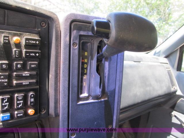 image for item F4940 1992 GMC TopKick box truck