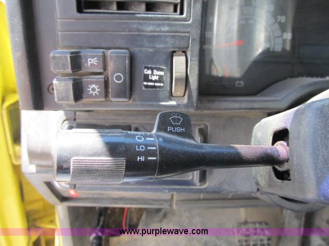 image for item F4940 1992 GMC TopKick box truck