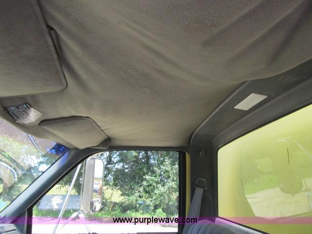 image for item F4940 1992 GMC TopKick box truck