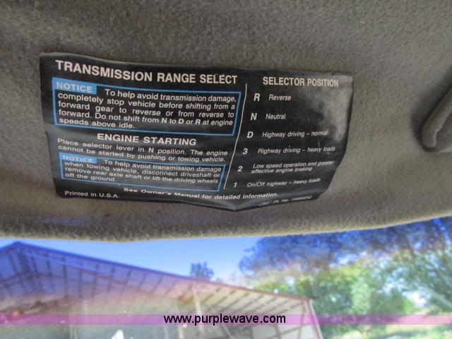 image for item F4940 1992 GMC TopKick box truck