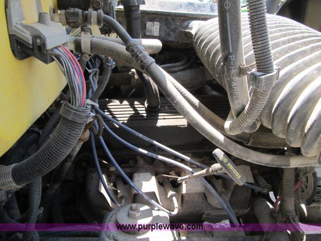 image for item F4940 1992 GMC TopKick box truck