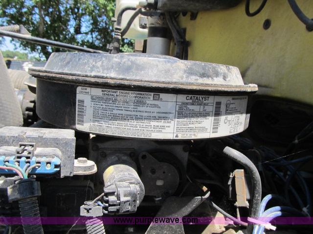 image for item F4940 1992 GMC TopKick box truck