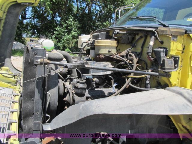 image for item F4940 1992 GMC TopKick box truck