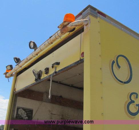 image for item F4940 1992 GMC TopKick box truck