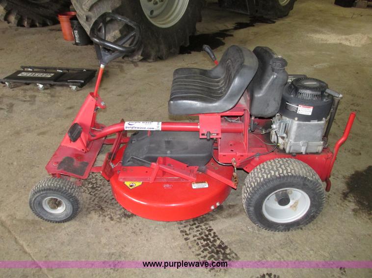 image for item G9957 Snapper WM280921B riding lawn mower