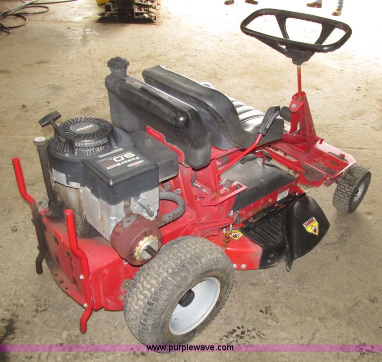 image for item G9957 Snapper WM280921B riding lawn mower