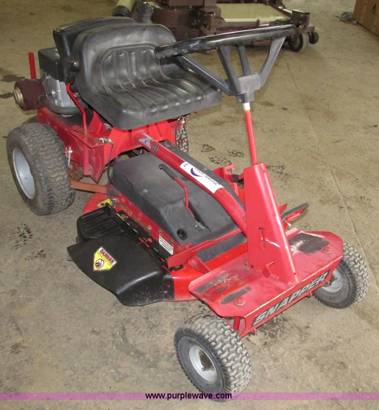 image for item G9957 Snapper WM280921B riding lawn mower