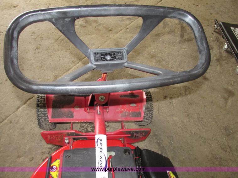 image for item G9957 Snapper WM280921B riding lawn mower