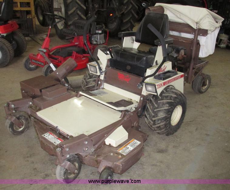 image for item G9958 2003 Grasshopper 720K riding lawn mower