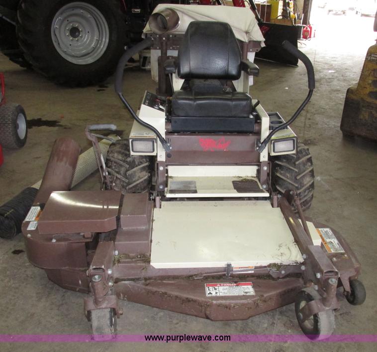 image for item G9958 2003 Grasshopper 720K riding lawn mower